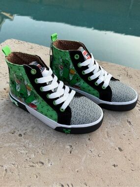 MINECRAFT HIGH TOP SNEAKERS YOUTH BOYS SIZE 2 NIB